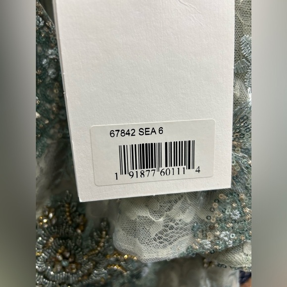 Mac Duggal 67842 NWT BELL SLEEVE FLORAL EMBELLISHED GOWN - Picture 11 of 15